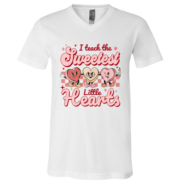 I Teach The Sweetest Hearts Retro Teacher Valentines Day V-Neck T-Shirt