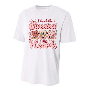 I Teach The Sweetest Hearts Retro Teacher Valentines Day Performance Sprint T-Shirt