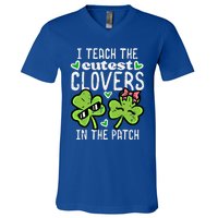 I Teach The Cutest Clovers In Patch St Patricks Day Teacher Cute Gift V-Neck T-Shirt