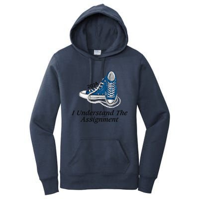 I Understand The Assignment Sneakers And Pearls Kamala 2024 Gift Women's Pullover Hoodie