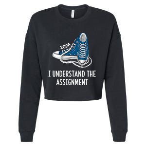 I Understand The Assignment Sneakers And Pearls Kamala 2024 Cropped Pullover Crew