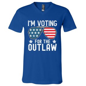 IM Voting For The Outlaw Funny Gift Fourth Of July Trump 2024 Great Gift V-Neck T-Shirt