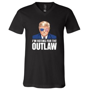 Im Voting For The Outlaw Trump 2024 V-Neck T-Shirt