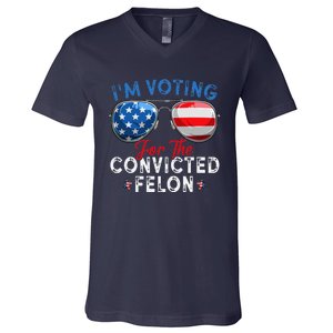 IM Voting For The Convicted Felon Funny Retro American Flag V-Neck T-Shirt