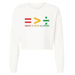 IM Voting For The Outlaw Funny Political Cropped Pullover Crew