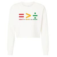 IM Voting For The Outlaw Funny Political Cropped Pullover Crew