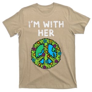 Im With Her Peace Symbol Sign Flowers Cool Earth Day Hippie T-Shirt