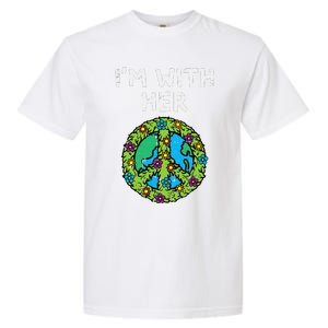 Im With Her Peace Symbol Sign Flowers Cool Earth Day Hippie Garment-Dyed Heavyweight T-Shirt