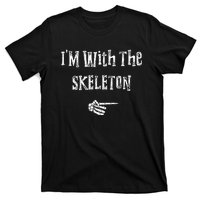 Im With Skeleton Halloween Costume Funny Couples Matching T-Shirt