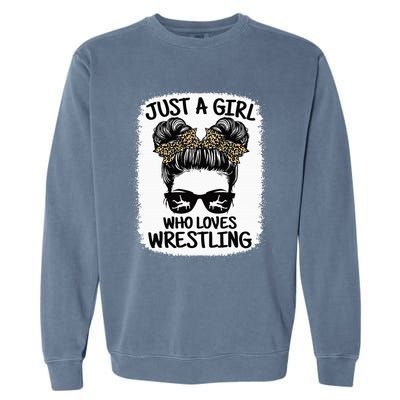 Just A Girl Who Loves Wrestling Funny Wrestle Lover Wrestler Garment-Dyed Sweatshirt