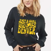 Just A Girl Who Loves D.E.N.V.E.R Nuggets Wavy Cropped Pullover Crew