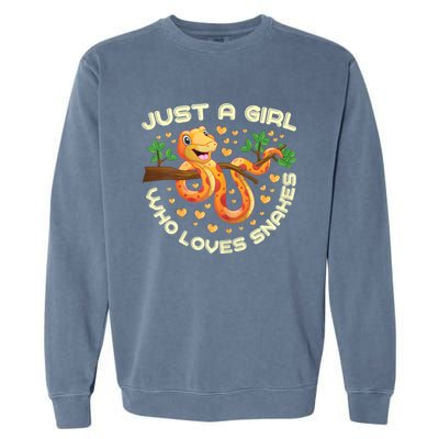 Just A Girl Who Loves Snakes Funny Snake Lover Gifts Garment-Dyed Sweatshirt