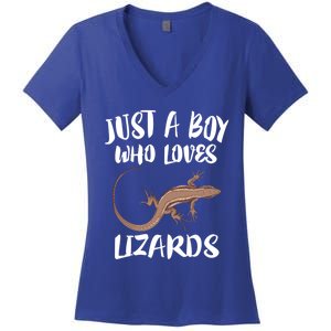 Just A Who Loves Lizards Gift Reptile Owner Gift Women's V-Neck T-Shirt