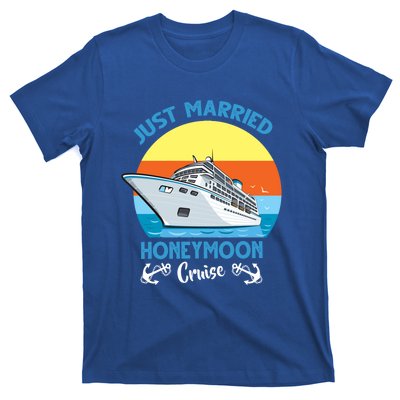 Just Got Married Honeymoon Cruise Couple Matching Gift T-Shirt