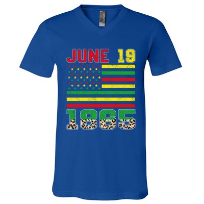 Juneteenth Leopard June 19 Black History African Freedom Day Gift V-Neck T-Shirt