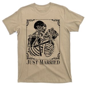 Just Married Spooky Halloween Skeleton Married Couple T-Shirt