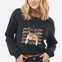 Just One More Chapter Bookworm Book Lover Nerd Reading Gift Cropped Pullover Crew