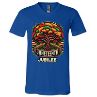 Junenth Root Tree 1865 Black History Vintage Retro Cool Gift V-Neck T-Shirt