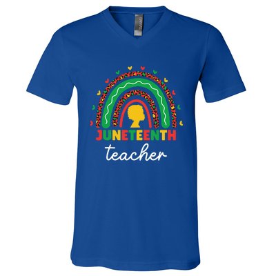 Juneteenth Teacher Leopard Rainbow African American Teacher Gift V-Neck T-Shirt