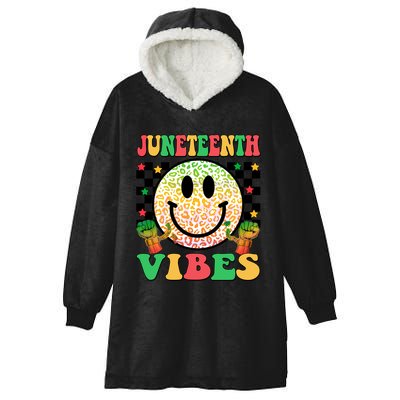 Junenth Vibes Freedom Day 1865 Black History Month Groovy Gift Hooded Wearable Blanket