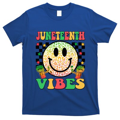 Junenth Vibes Freedom Day 1865 Black History Month Groovy Gift T-Shirt