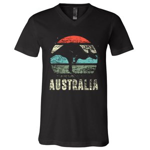 Kangaroo Aussie Zoo Animal Lover Retro Australia V-Neck T-Shirt