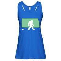 Kansas Bigfoot Hunter State Gift Ladies Essential Flowy Tank