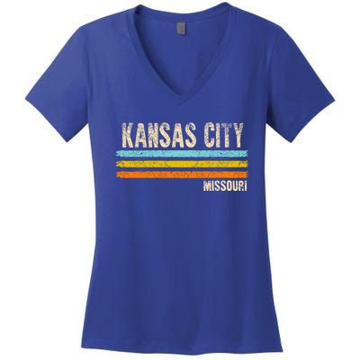 Kansas City Missouri Usa America Retro Meaningful Gift Women's V-Neck T-Shirt