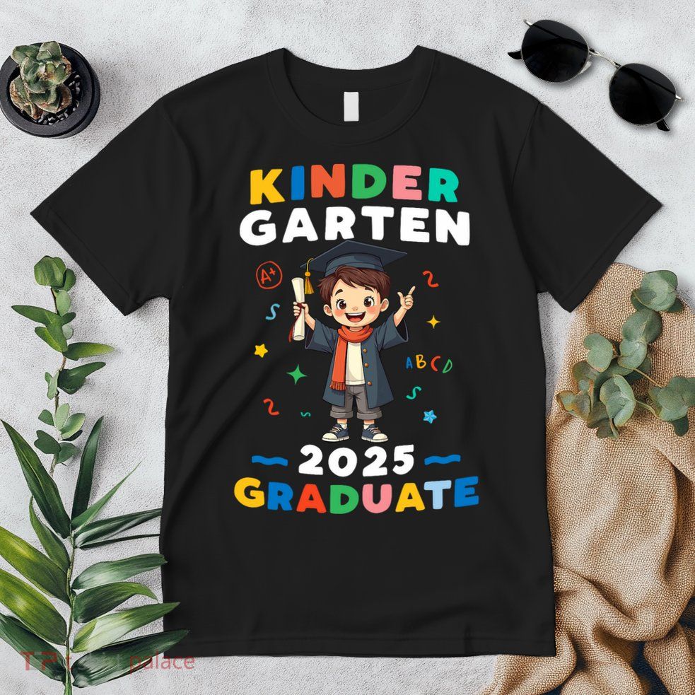 Kindergarten Graduation 2025 Graduate Teachers  Premium T-Shirt