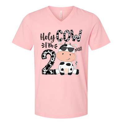 Kids Holy Cow Im 2 Birthday Boy 2nd Cow Farm Animals Bday V-Neck T-Shirt