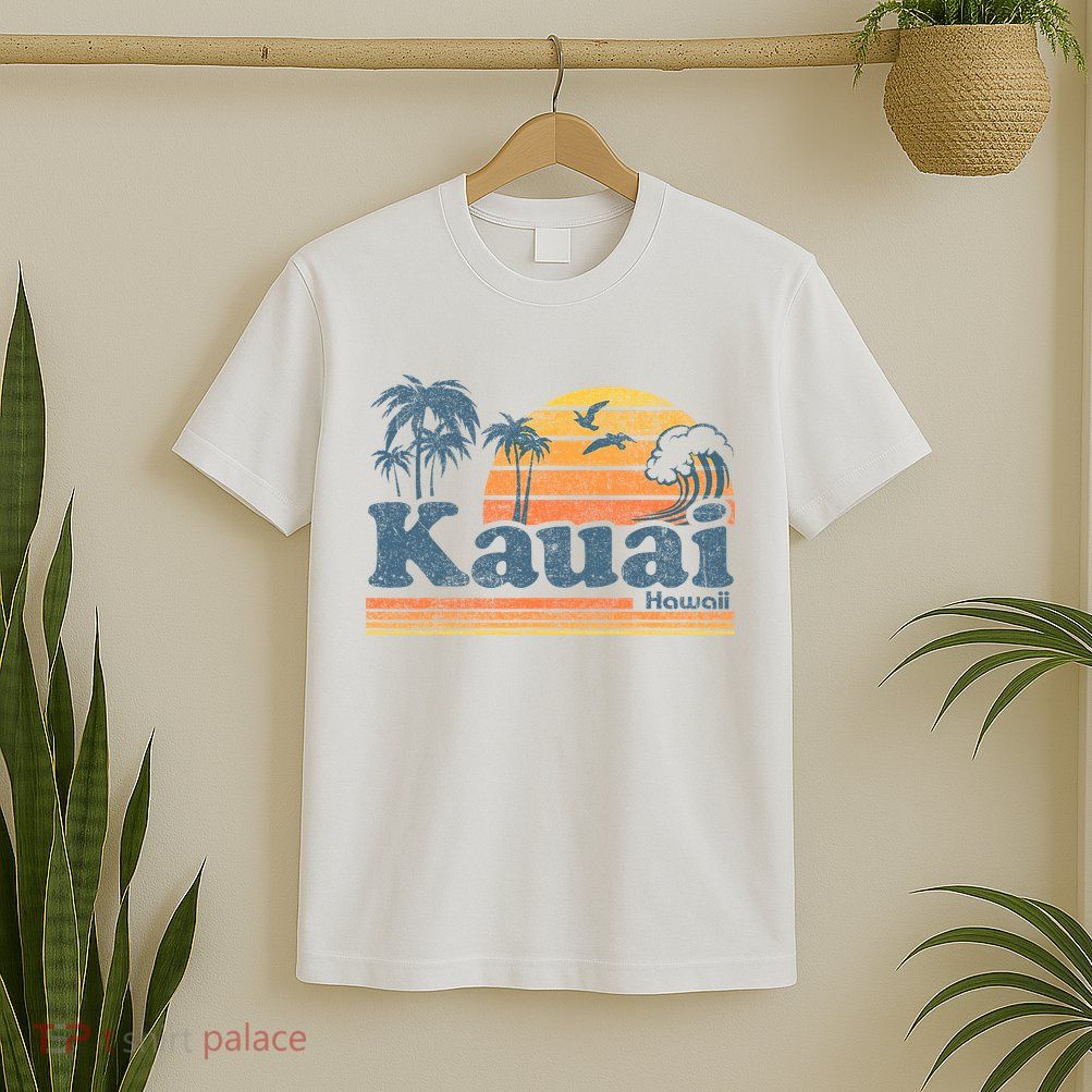 Kauai Hawaii Vintage Beach Summer Surfing 70s Retro Hawaiian T-Shirt