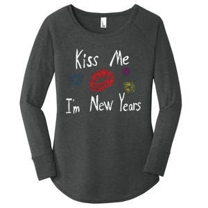 Kiss Me I’M New Years 2024 Women's Perfect Tri Tunic Long Sleeve Shirt