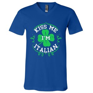 Kiss Me I'm Italian St Patricks Day Funny Shamrock Flag Cute Gift V-Neck T-Shirt