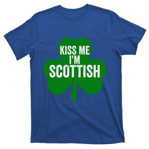 Kiss Me I'm Scottish Funny Gift Funny Saint Patricks Day Gift T-Shirt