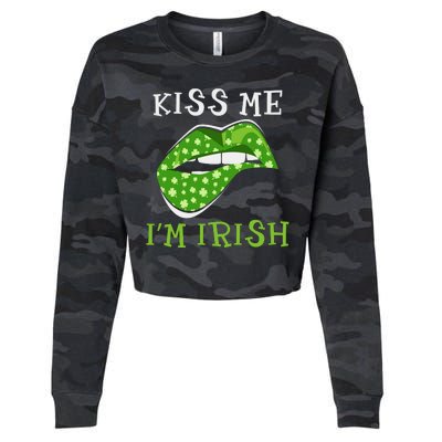 Kiss Me I'm Irish Clover Lips St Patricks Day Cropped Pullover Crew