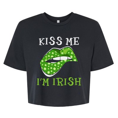 Kiss Me I'm Irish Clover Lips St Patricks Day Bella+Canvas Jersey Crop Tee