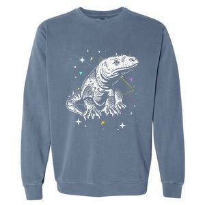 Komodo Monitor Lizard Retro Vibe Komodo Dragon Lover Garment-Dyed Sweatshirt