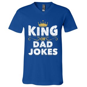 King Of Dad Jokes Crown Rad Jokes Puns Funny Dad Jokes Gift V-Neck T-Shirt