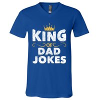 King Of Dad Jokes Crown Rad Jokes Puns Funny Dad Jokes Gift V-Neck T-Shirt