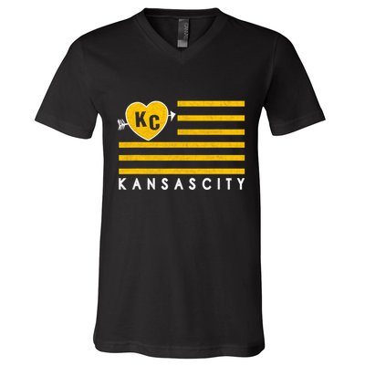 Kc Red Heart & Arrow 2 Letter Kc Kansas City Kc Love Kc Red V-Neck T-Shirt