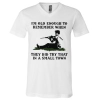 Kyle Rittenhouse Im Old Enough To Remember When They Did Try That In A Town V-Neck T-Shirt
