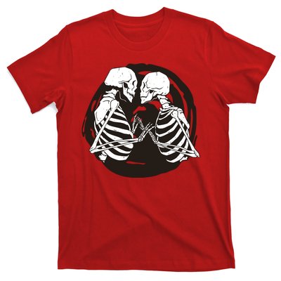 Kissing Skeletons In Love T-Shirt