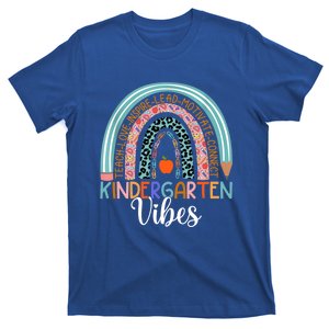 Kindergarten Vibes Rainbow Kinder Teacher Team Kindergarten Cool Gift T-Shirt