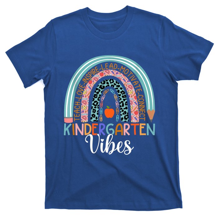 Kindergarten Vibes Rainbow Kinder Teacher Team Kindergarten Cool Gift T-Shirt