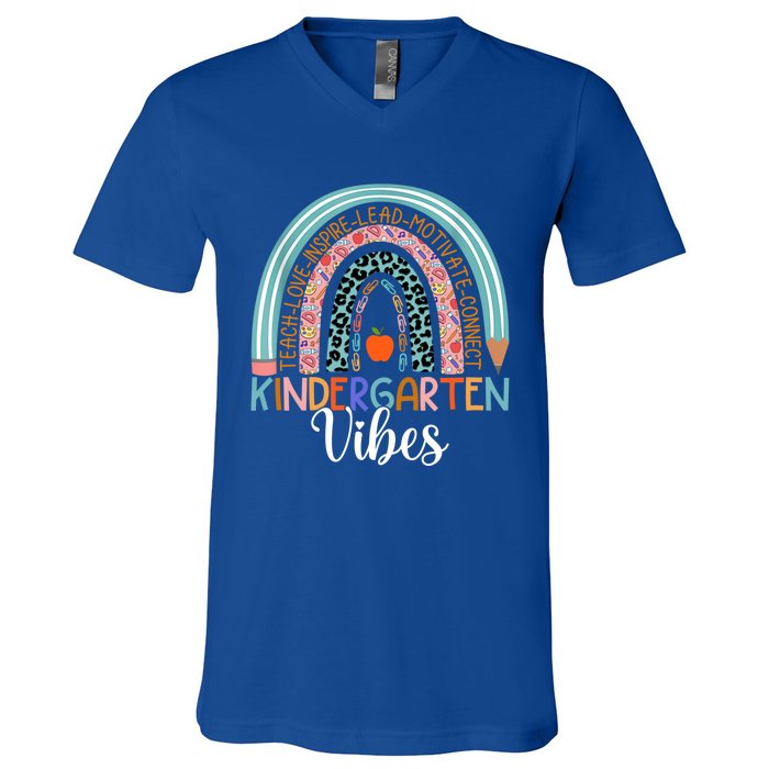 Kindergarten Vibes Rainbow Kinder Teacher Team Kindergarten Cool Gift V-Neck T-Shirt