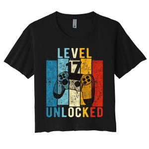 Level 17 Unlocked Video Gamer 17 Year Old 17th Birthday Gift Women's Crop Top Tee