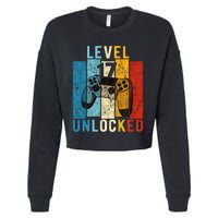 Level 17 Unlocked Video Gamer 17 Year Old 17th Birthday Gift Cropped Pullover Crew