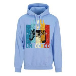 Level 17 Unlocked Video Gamer 17 Year Old 17th Birthday Gift Unisex Surf Hoodie