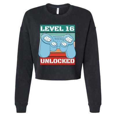 Level 16 Unlocked Gaming Retro Cropped Pullover Crew