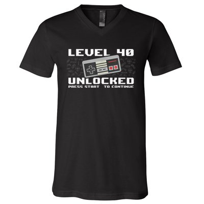 Level 40 Complete 1981 Gamer 40th Birthday V-Neck T-Shirt